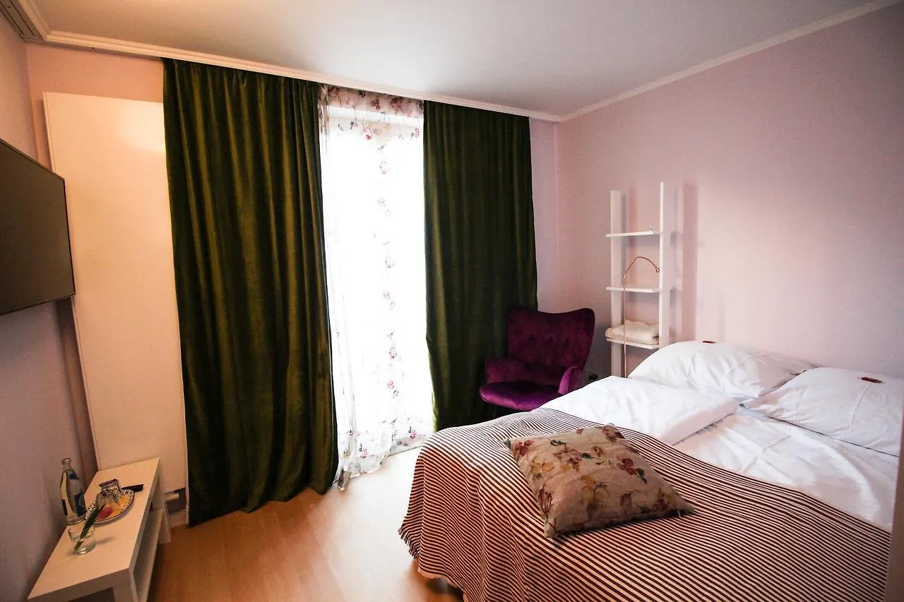 Das Kleine Hotel In Muenchen 3*, München