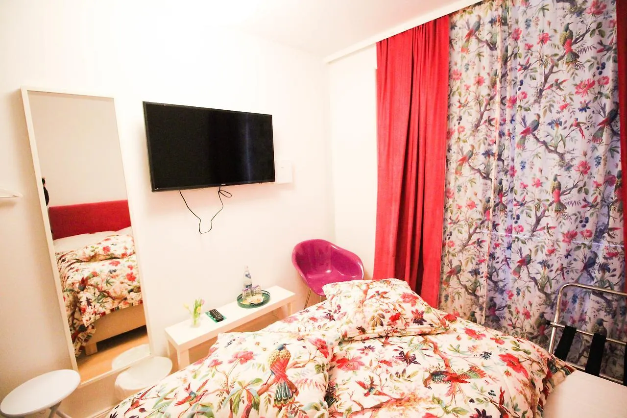 Das Kleine Hotel In Muenchen 3*, München Németország