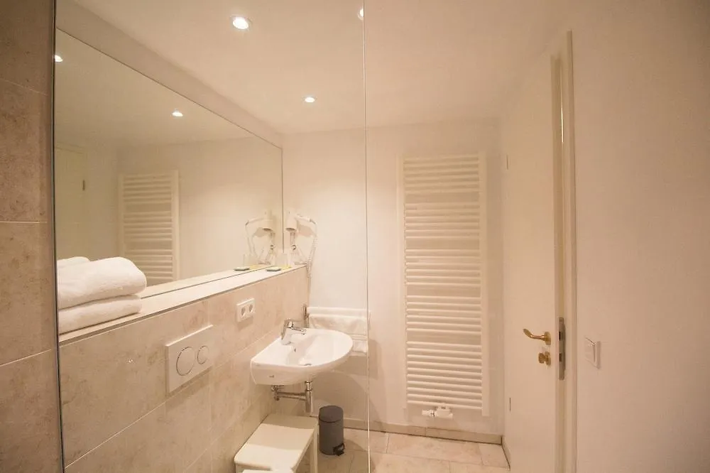 Das Kleine Hotel In Muenchen  Munich