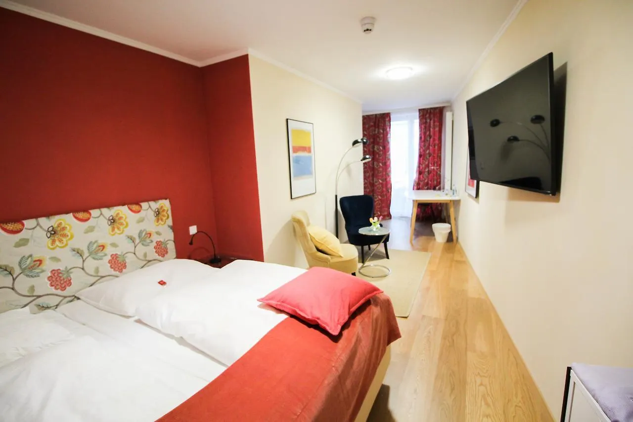 Das Kleine Hotel In Muenchen 3*, Munich